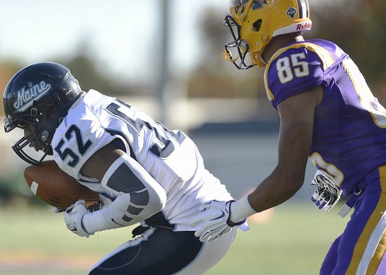LB Sterling Sheffield has a propensity for getting to the ball, and has been marked his name all across the stat sheet this season. (photo: dailygazette.com]