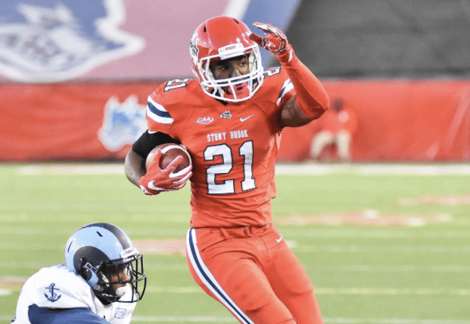 Senior RB Stacey Bedell currently boasts the 6th most rushing yards (620) and 2nd most rushing TDs (10) in the CAA. [photo: stonybrookathletics.com]